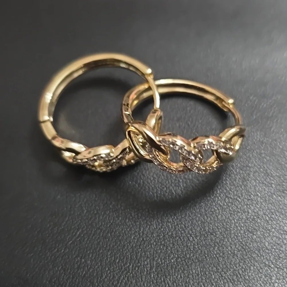 Jewelry - Picture 2 of 3
